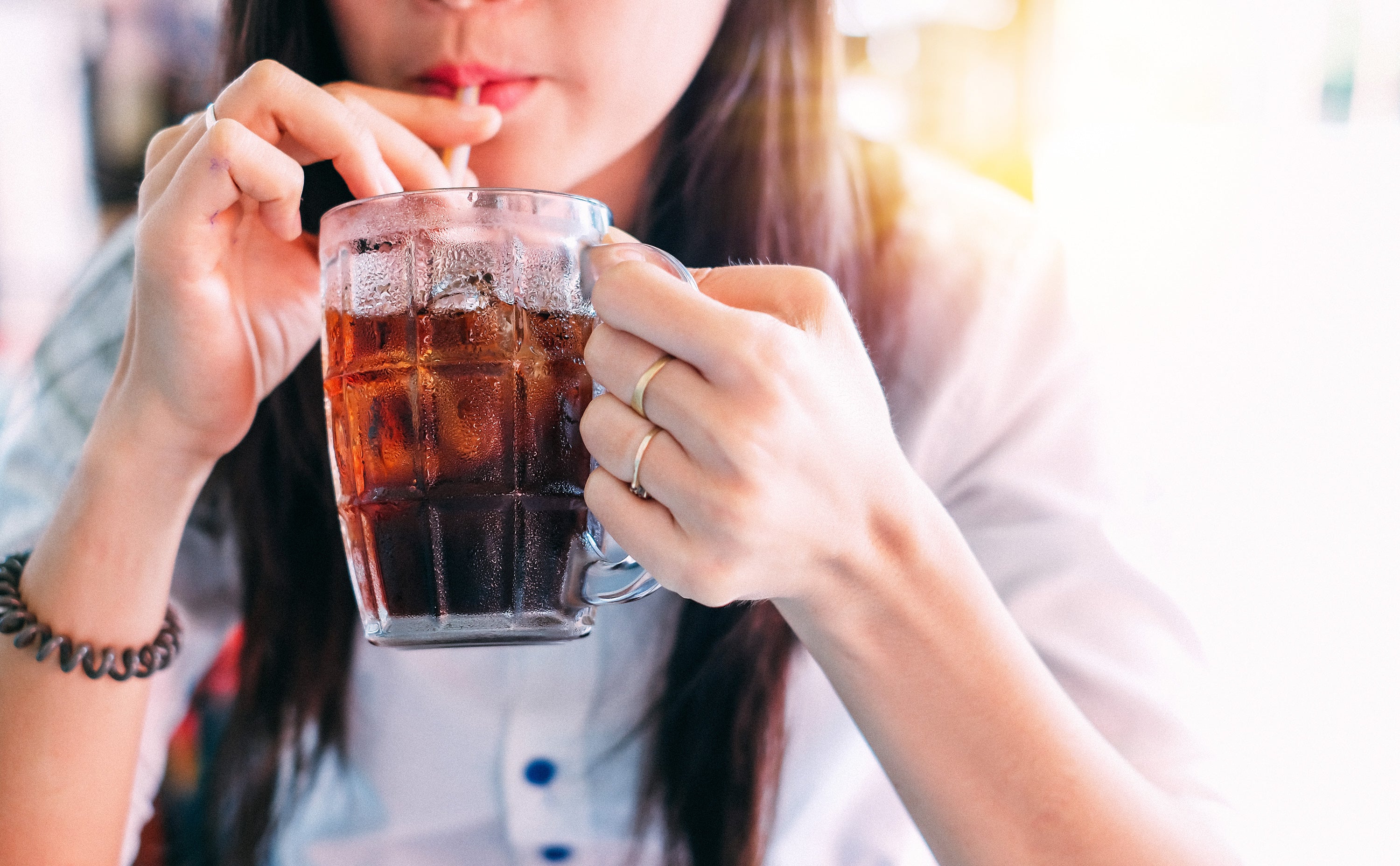 girl-withcup